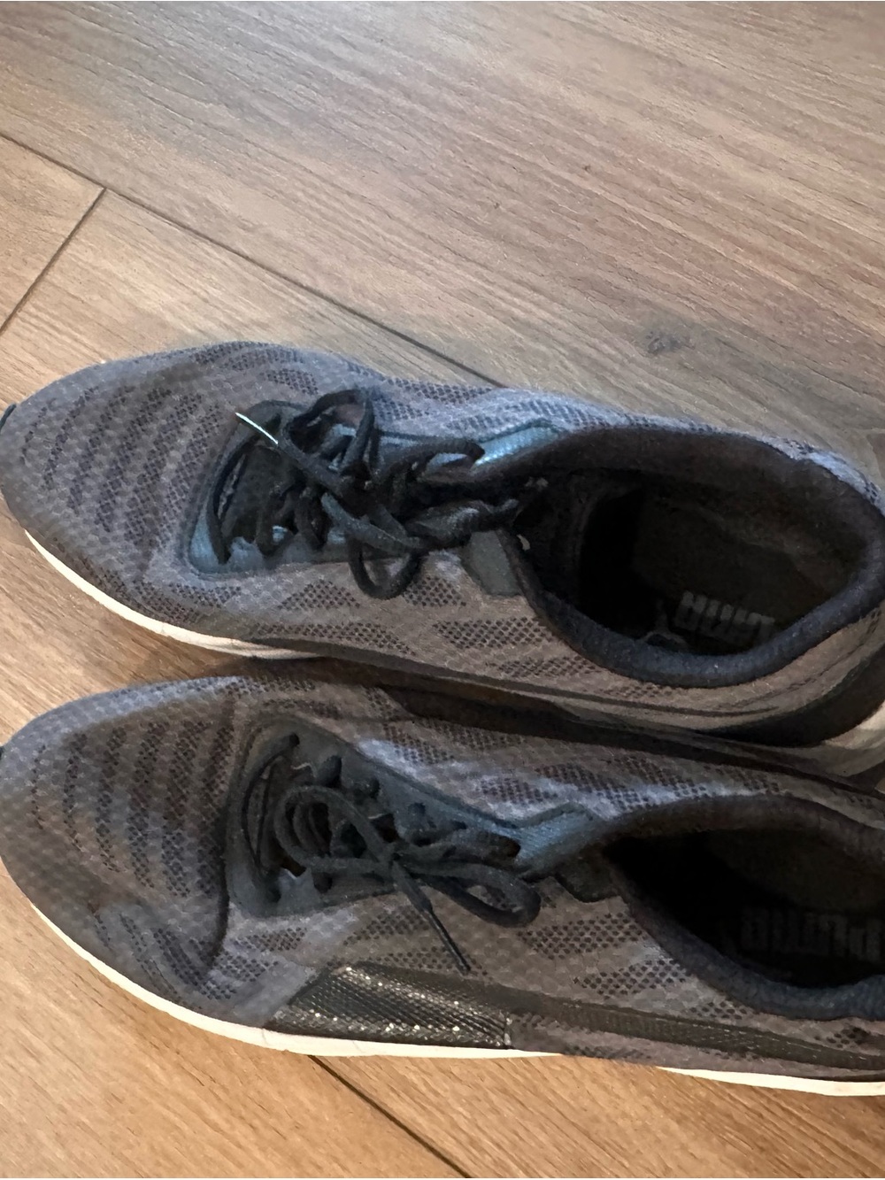 Puma Men's Gray and Black Athletic Trainers
